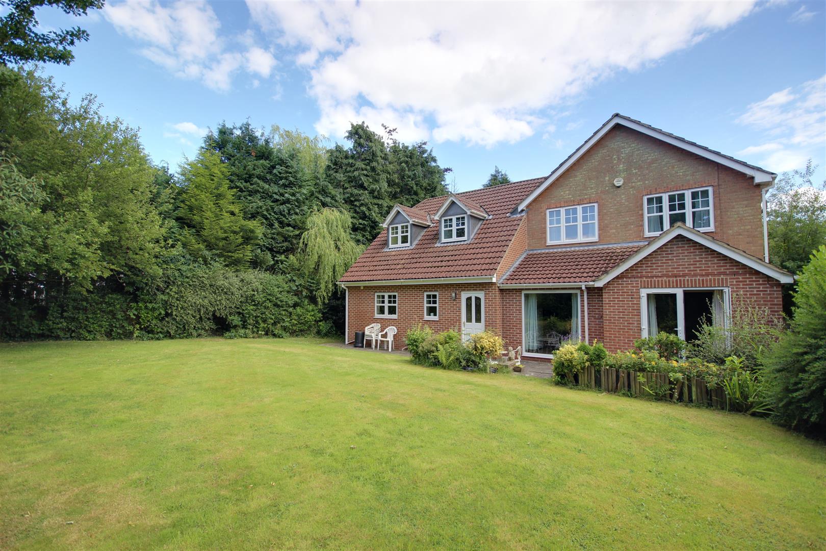 Matthew Limb Property for sale in West Hull